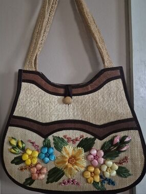 Vintage Handmade Woven Straw & Raffia Floral Handbag